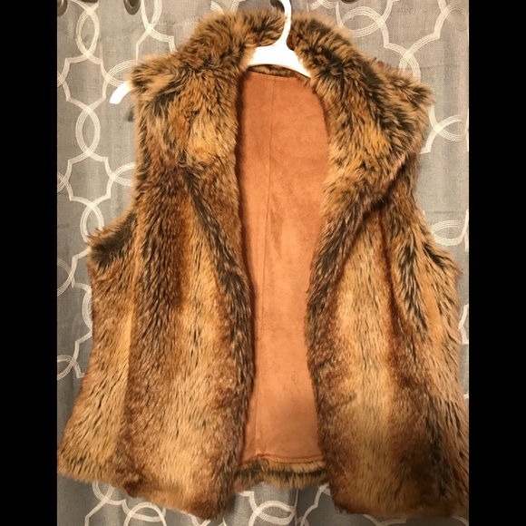 Faux Fur & Suede Reversible Vest - Picture 2 of 7